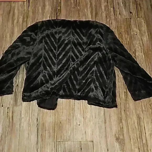 Womens Calvin Klein Black Faux Fur Chevron Pattern Jacket Large - Picture 4 of 4